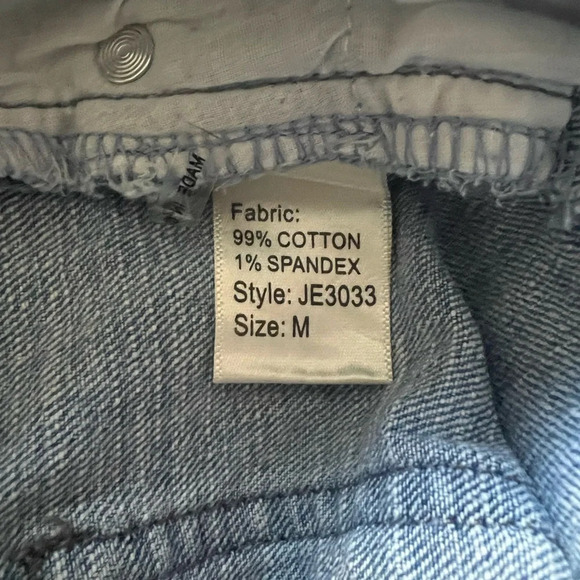 Elan Jean Denim Shorts Distressed and Frayed Size Medium Stretch - Picture 3 of 4